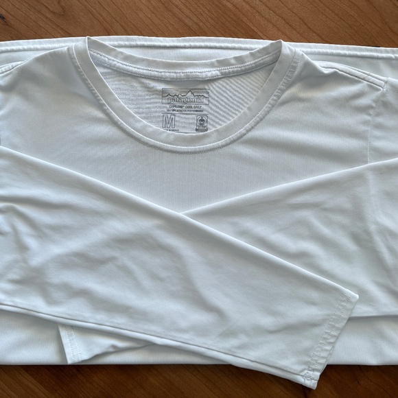 Patagonia Capilene Cool Daily Longsleeve Top in White (Size M) - Picture 2 of 8